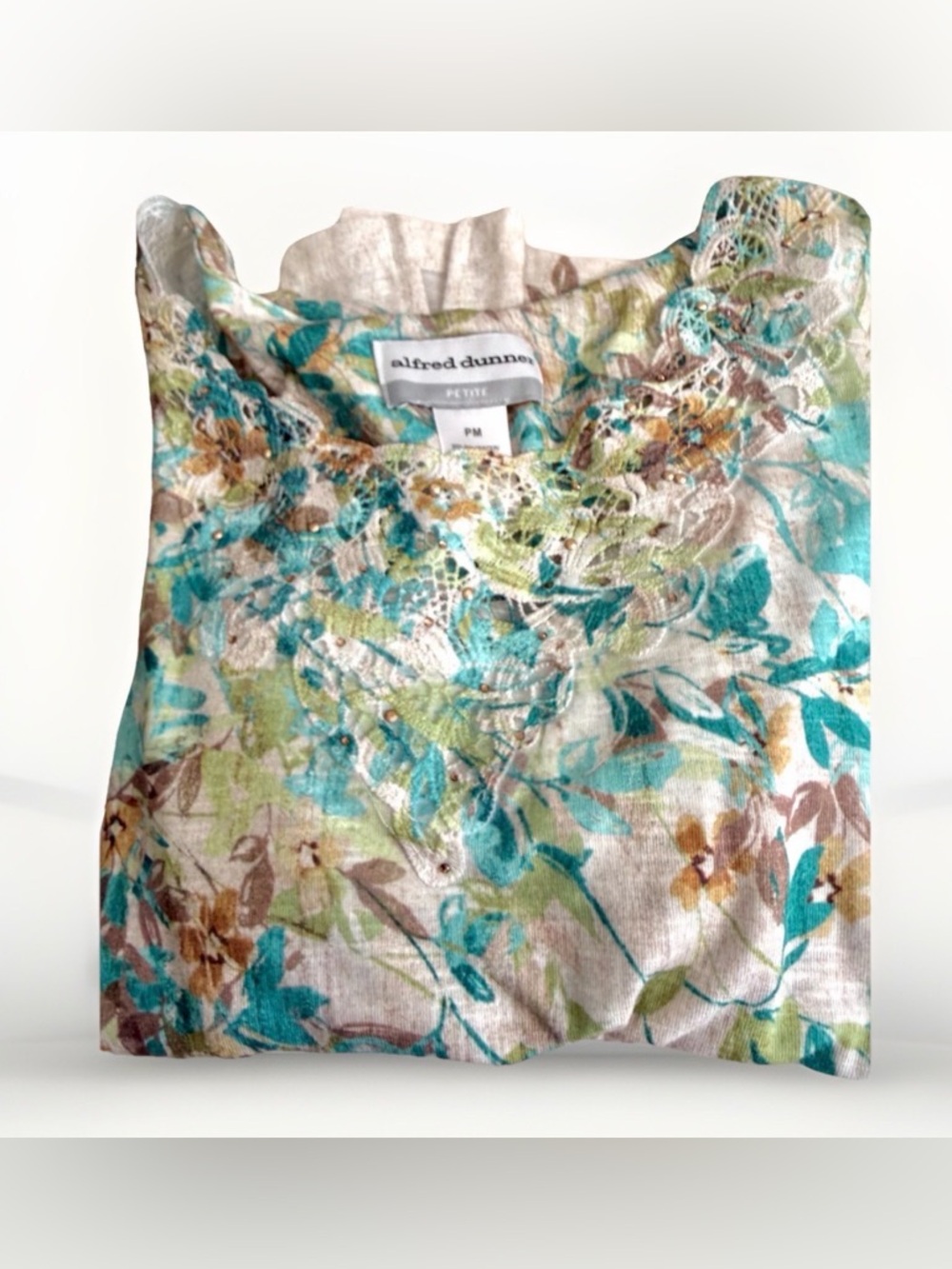 Alfred Dunner Womens Blouse size M Medium Petite Embellished Floral Short Sleeve